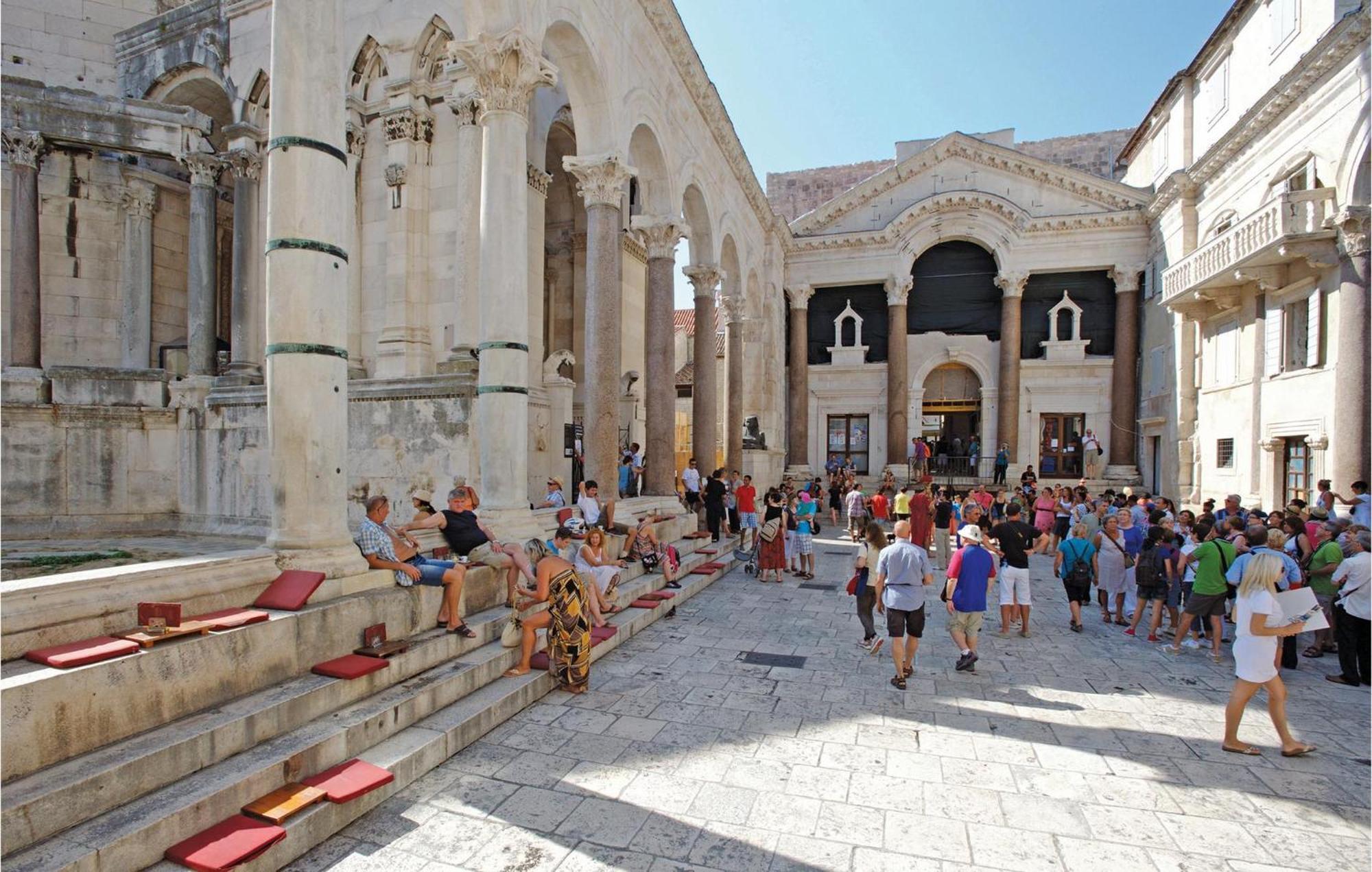 Amazing Apartment In Split With Kitchen Luaran gambar